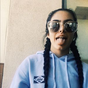 Meet your Posher, Hannah